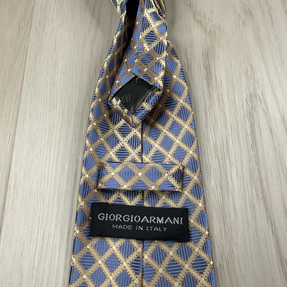 Giorgio Armani Men's Necktie Textured Made In Italy 3.5